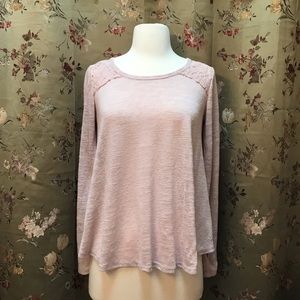 🌿 Lace Detail Top 🌿